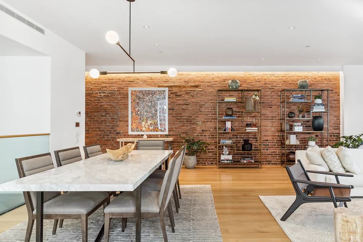 Staged residence