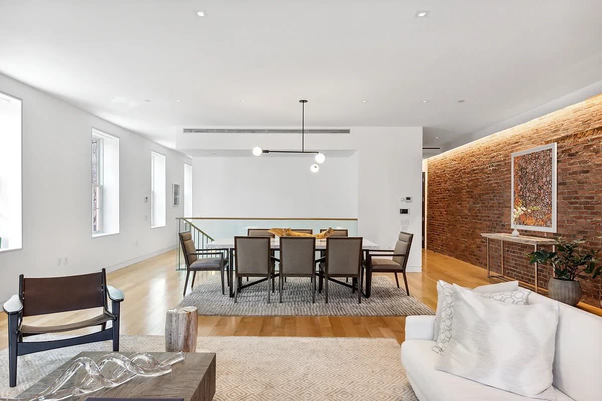 Staged residence